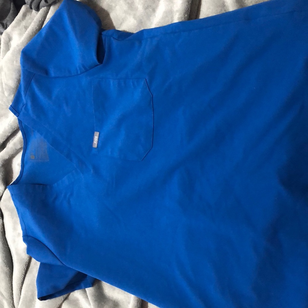 Figs scrub top in royal blue